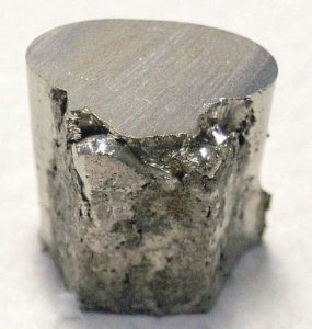 バナナプラグのおすすめ5選!規格と使い方解説! 450px Nickel chunk compressor 285x300 - バナナプラグのおすすめ5選!規格と使い方解説!