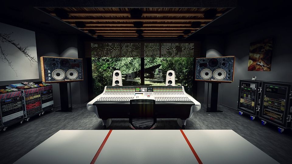 recording studio 3973795 960 720 compressor - スピーカーの壁からの距離やセッティングについて